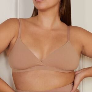 Skims Fits Everybody Crossover Triangle Bra Blush Tan Size XS